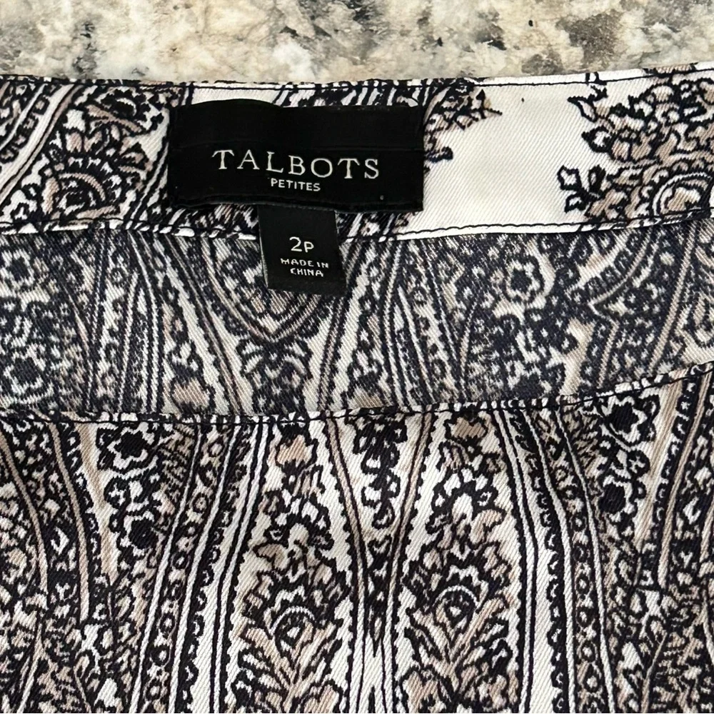 Talbots Silky Black White Tan Paisley Boho Floral Print Blouse Top Size 2P - Picture 5 of 8